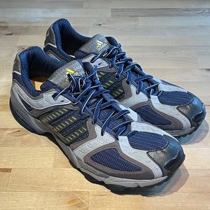 Adidas trail shoes Men’s SZ 9